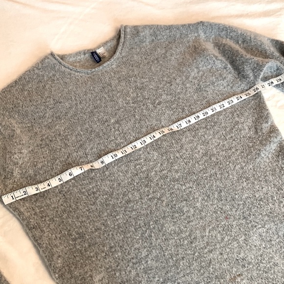 Men’s soft gray long sleeve sweater - Picture 3 of 7